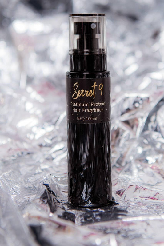 Hair fragrance: El perfume para el cabello es una fragancia formulada especialmente para el cabello y el cuero cabelludo, sin ingredientes que puedan resecar el cabello o promover el encrespamiento